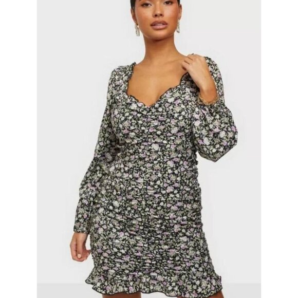 Floral Pattern Ruched Mini Ruffle Dress Size Medium - Picture 1 of 4